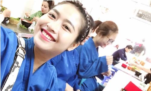 9X Nam Định không ngại làm đồng nát, đẩy xe rác để có tiền đi học Phạm Thị Thùy Linh - chủ nhân câu chuyện hiện gây chú ý trên mạng.