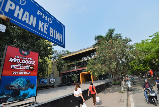 Hà Nội chây ỳ xử lý vụ 'xẻ thịt' 20.000 m2 đất cống hóa Phó thủ tướng yêu cầu xử lý các công trình vi phạm trên dự án cống hóa mương thoát nước Phan Kế Bính nhưng chưa có chuyển biến gì. Ảnh: Quỳnh Trang.