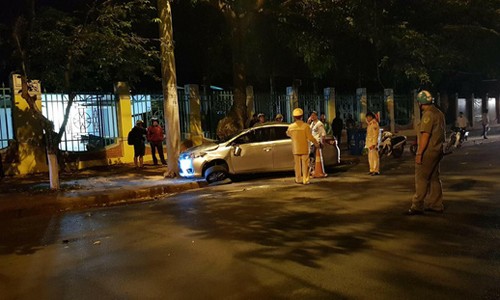 Ô tô tông bé trai 5 tuổi tử vong, bố mẹ cháu bé trọng thương Hiện trường vụ tai nạn thương tâm