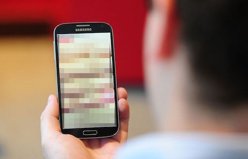 Facebook đề nghị người dùng gửi ảnh nhạy cảm Nguy cơ bị lộ ảnh nhạy cảm luôn hiện hữu và người dùng có thể nhờ Facebook ngăn chặn từ đầu mối nguy này. Ảnh: Sky