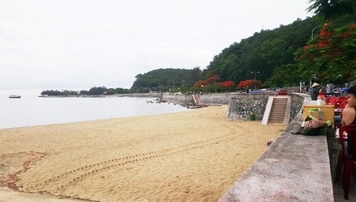 Quán ăn ở Đồ Sơn 'chặt chém' khách: Phê bình Chủ tịch phường Bãi biển khu 2 Đồ Sơn, TP Hải Phòng. Ảnh: Giang Chinh