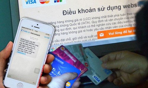 Ngân hàng Nhà nước cảnh báo thủ đoạn lừa đảo qua điện thoại Thủ đoạn mới của tội phạm lừa đảo chiếm đoạt tài sản thông qua điện thoại là giả danh cán bộ công an, viện kiểm sát... Ảnh: NLĐ