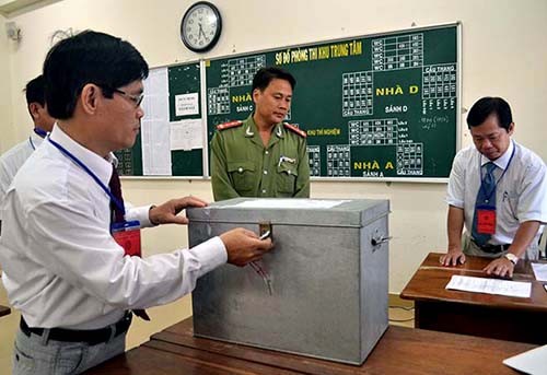 14 ngày không thấy mặt trời của cán bộ in sao đề thi THPT Đề thi THPT quốc gia thuộc danh mục bí mật nhà nước độ tối quan trọng nên luôn được bảo mật kỹ lưỡng.