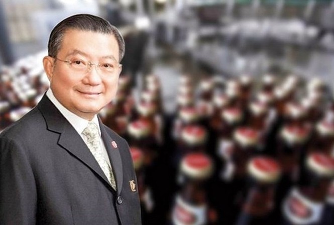 Tỷ phú Thái tiếp tục 'thay máu' nhân sự cấp cao của Sabeco Tỷ phú Tháu đã mua 343,642 triệu cổ phần Sabeco với mức giá 320.000 đồng, tương đương gần 5 tỷ USD.