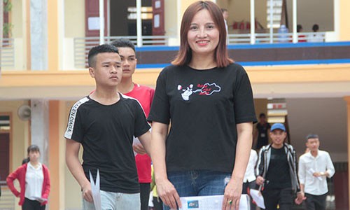 Cựu nữ chủ tịch xã 45 tuổi đậu hai đại học Chị Minh thi THPT quốc gia năm 2018. Ảnh: Đức Hùng