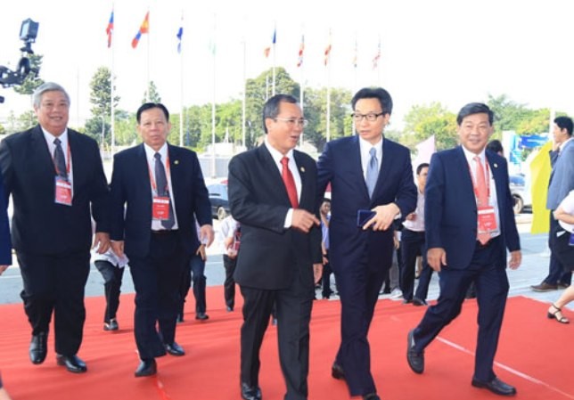 Khai mạc kỳ họp thứ 11 của WTA tại Bình Dương Phó Thủ tướng Vũ Đức Đam cùng lãnh đạo tỉnh Bình Dương dự lễ khai mạc Đại hội đồng WTA