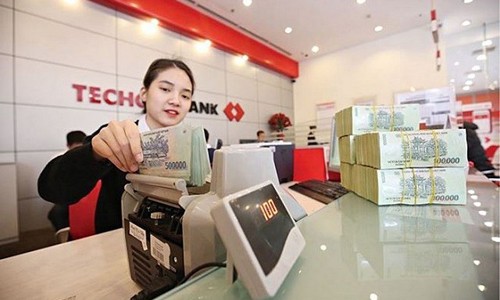 Lợi nhuận 10.000 tỷ của Techcombank có trong tầm tay? Lợi nhuận 10.000 tỷ của Techcombank có trong tầm tay?