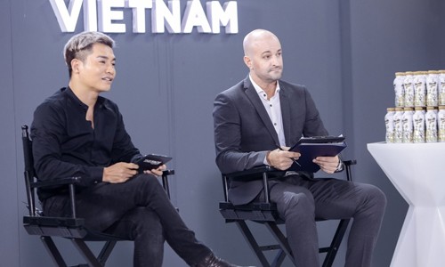 Chuyên gia marketing thế giới bất ngờ huấn luyện thí sinh The Face Ông Stefan Reicherstorfer – Giám đốc Khối Marketing Tập đoàn Tân Hiệp Phát đứng lớp Master Class cùng Host Nam Trung. Ông được biết đến là chuyên gia Marketing hàng đầu thế giới trong lĩnh vực hàng tiêu dùng.