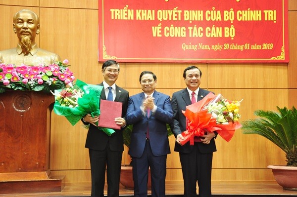 Triển khai các quyết định của Bộ Chính trị về công tác cán bộ Triển khai các quyết định của Bộ Chính trị về công tác cán bộ