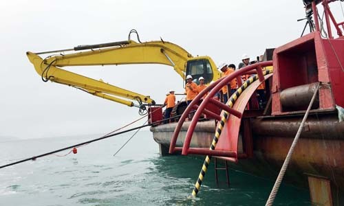 Phía sau ánh sáng trên đảo xa… Kéo điện bằng cáp ngầm ra đảo Lý Sơn