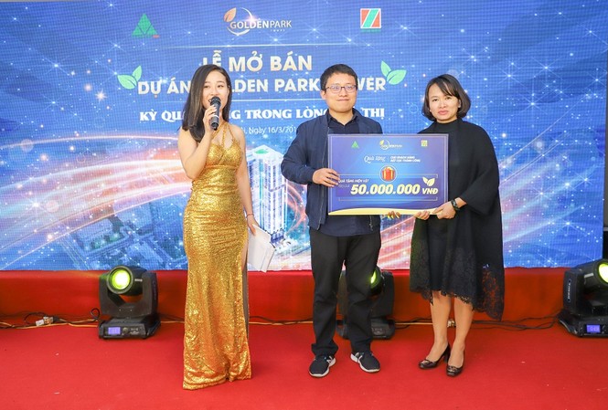 Hơn 200 khách hàng tham dự sự kiện tri ân dự án Golden Park Tower Khách hàng nhận được món quà tri ân đặc biệt từ Chủ đầu tư