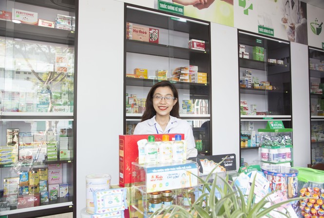 Có một Nhà thuốc ngay trong… trường Đại học Dược sĩ Đỗ Thị Hải Quỳnh tại Nhà thuốc Đại học của ĐH Duy Tân