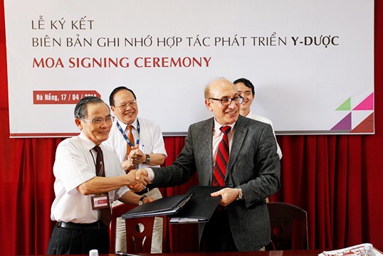 Bác sĩ Đa khoa - Ngành học vì sức khỏe người dân Bác sĩ Đa khoa - Ngành học vì sức khỏe người dân