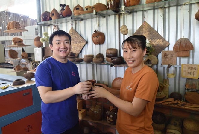 Dừa Bến Tre lần đầu tiên lên chợ điện tử Lazada Dừa Bến Tre lần đầu tiên lên chợ điện tử Lazada