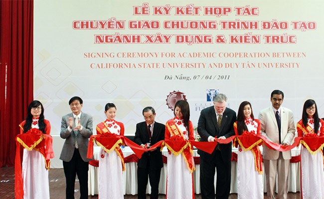 Đào tạo Khối ngành Xây dựng và Kiến trúc năm 2019 tại ĐH Duy Tân ĐH Duy Tân hợp tác với ĐH Bang California ở Fullerton và Cal Poly, San Luis Obispo tiếp nhận chương trình Tiên tiến Xây dựng và Kiến trúc