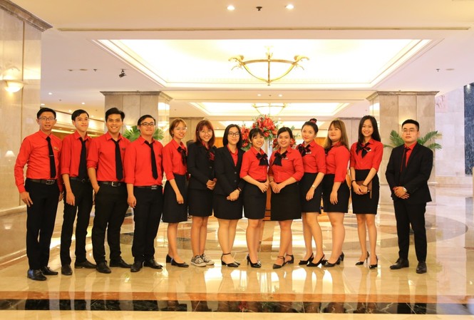 Cầu nối Nhà trường – Doanh nghiệp: Giải bài toán nhân lực chất lượng cao Chuyến học tập thực tế tại Lotte Legend Hotel của sinh viên UEF