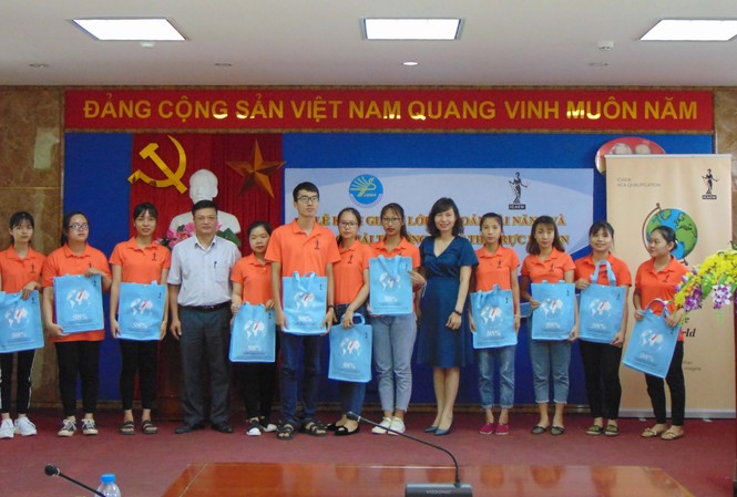 TUEBA phối hợp với ICAEW tổ chức lễ khai giảng khóa học Kế toán Tài năng Các bạn sinh viên khóa học Kế toán tài năng tại Lễ khai giảng