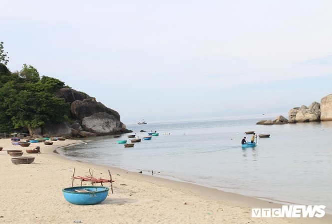 Kinh hãi những cuộc tàn sát rùa biển ở Cù Lao Chàm Gặp nhau, "vua rùa" Lê Xuân Ái cùng Vũ thực hiện cuộc tìm hiểu về lịch sử rùa biển ở hòn đảo Cù Lao Chàm.