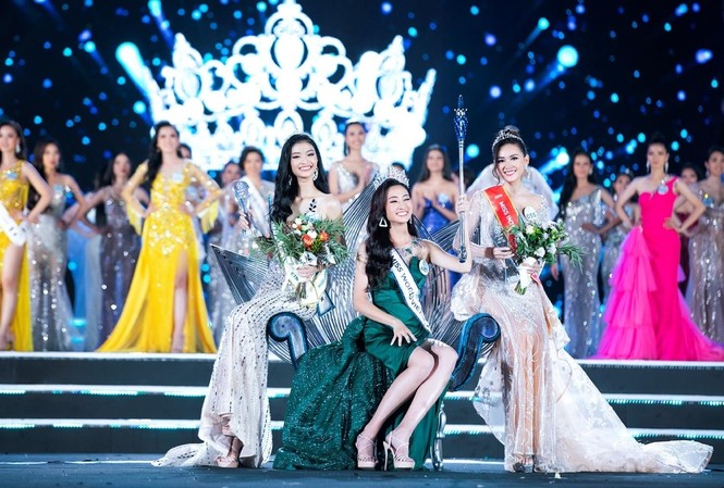 Nhìn lại những tác phẩm hoa LilyMag sáng tạo riêng cho Miss World VietNam 2019 Nhìn lại những tác phẩm hoa LilyMag sáng tạo riêng cho Miss World VietNam 2019