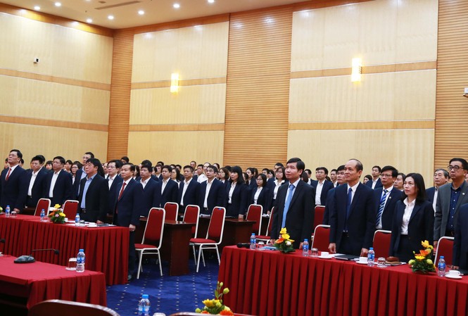 Kho bạc Nhà nước tổ chức Hội nghị công chức, viên chức cơ quan KBNN năm 2019 Toàn thể CCVC và đại biểu thực hiện nghi lễ Chào cờ
