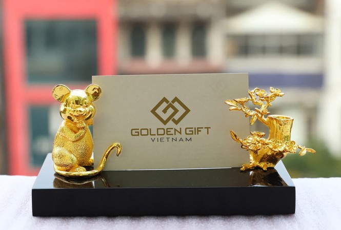 Quà tặng Tết 2020: Xuất hiện bộ sưu tập tượng Chuột mạ vàng đẳng cấp Giá đỡ NameCard hình chuột được nhiều doanh nghiệp đặt để tặng đối tác, khách hàng