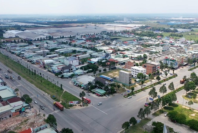Bến Cát sắp có phố thương mại tập trung đầu tiên Một góc thị xã Bến Cát nhìn từ trên cao với các khu công nghiệp và phố thị sầm uất.
