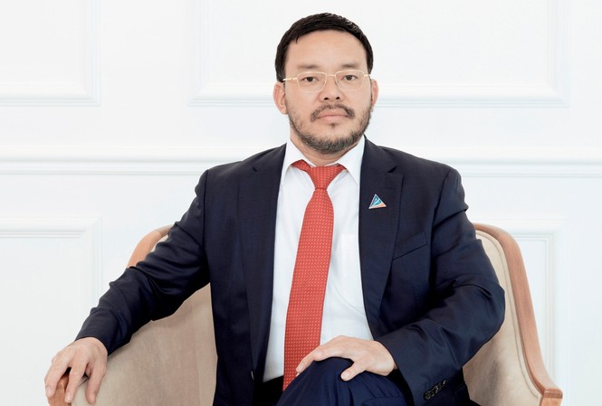 Chủ tịch Đất Xanh Group được vinh danh Doanh nhân bất động sản của năm Ông Lương Trí Thìn vừa đón nhận danh hiệu “Doanh nhân Bất động sản của năm”.