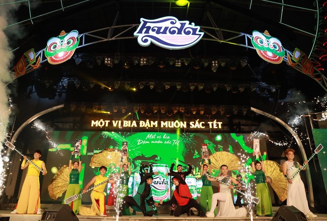 Huda mang hơi thở hiện đại đến với lễ hội tết truyền thống ở miền Trung Huda mang hơi thở hiện đại đến với lễ hội tết truyền thống ở miền Trung