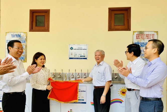 Niềm vui ‘nước sạch học đường’ trước thềm năm mới tại huyện Bình Đại – Bến Tre Niềm vui về “Nước sạch học đường” đã lan tỏa đến huyện Bình Đại, Bến Tre
