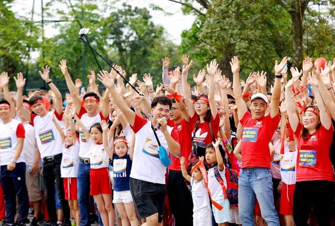 Vinschool kêu gọi phụ huynh, học sinh tham gia 'Thử thách chạy 30 ngày' Giải chạy EDURUN hàng năm đã kết nối hàng ngàn học sinh, gia đình và rất nhiều cơ quan tổ chức, các nghệ sỹ nổi tiếng cùng tham gia, sẻ chia thông điệp về lòng nhân ái.