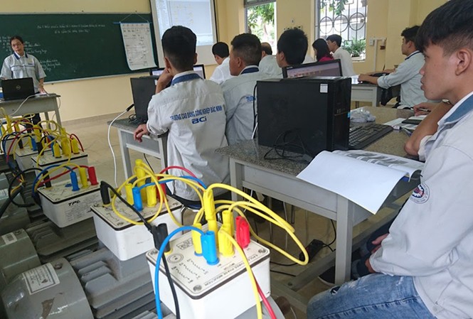 Trường CĐ chất lượng cao: Phải đạt tiêu chí liên kết DN, ra trường có việc Để đạt trường nghề chất lượng cao, các trường phạt đạt toàn diện các tiêu chí, đặc biệt về chuẩn đầu ra. Ảnh: Phạm Thanh.