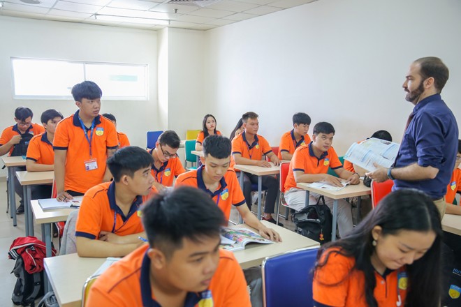 Liên thông 01 năm, nhận bằng Cử nhân Quản trị kinh doanh chuẩn Hoa Kỳ từ ĐH Lincoln Chương trình BBA của ĐH Lincoln tại HUTECH mang đến cho sinh viên chất lượng giáo dục từ cường quốc hàng đầu thế giới