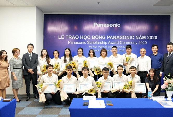Panasonic trao tặng 15 suất học bổng hỗ trợ sinh viên tài năng trên toàn quốc năm 2020 Lễ trao học bổng Panasonic 2020 được tổ chức trong không khí đầm ấm, vui tươi tại Trung tâm công nghệ cao Panasonic Risupia Việt Nam