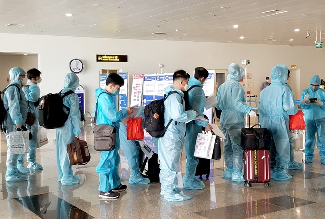Chuyến bay thứ 2 đón khách từ Hàn Quốc về Việt Nam Chuyến bay thứ 2 đón khách từ Hàn Quốc về Việt Nam
