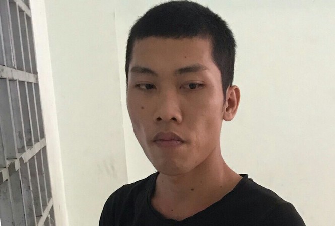 Bắt giữ nghi can cướp, hiếp cô gái trong nhà vệ sinh Nghi can đang bị tạm giữ
