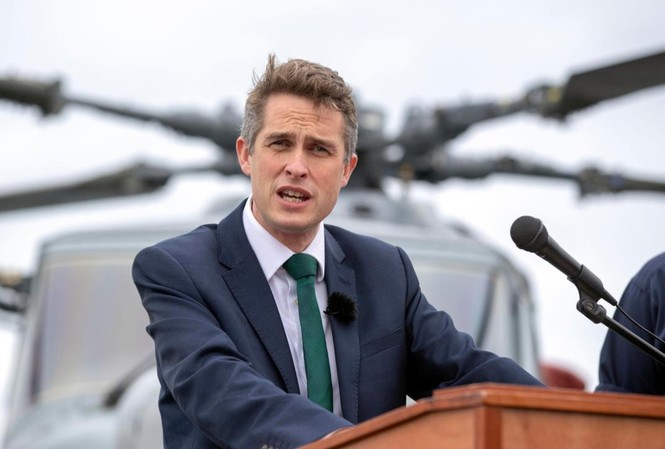 Bộ Quốc phòng Anh buộc phải cắt giảm chi tiêu quân sự Bộ trưởng Quốc phòng Anh Gavin Williamson