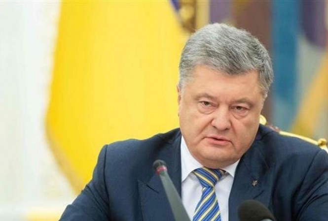 THẾ GIỚI 24H: Ukraine cảnh báo 'một cuộc chiến tranh toàn diện' Tổng thống Ukraine Petro Poroshenko cho rằng, Nga đã tăng cường sự hiện diện quân sự một cách rõ rệt ở khu vực biên giới với Ukraine. (Nguồn: AFP)