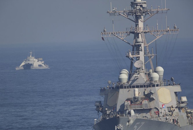Đô đốc Iran: Mỹ không được phép tiếp cận lãnh hải Iran Nhóm tấn công do tàu sân bay USS John C. Stennis dẫn đầu. Ảnh: AP