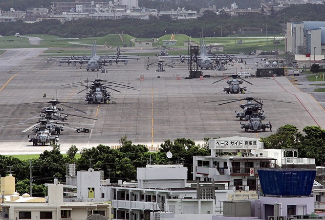 Mỹ, Nhật di dời căn cứ ở Okinawa Căn cứ hải quân Futenma tại Ginowan, tỉnh Okinawa. Ảnh : AFP