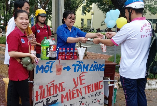 Trường ĐH Trà Vinh giảm 50% học phí cho sinh viên miền Trung bị lũ lụt Trường ĐH Trà Vinh giảm 50% học phí cho sinh viên miền Trung bị lũ lụt