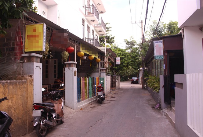 Chật vật du lịch Homestay: Nở rộ rồi… cầm chừng Một tuyến đường trung tâm thành phố Hội An san sát homestay Ảnh: Giang Thanh