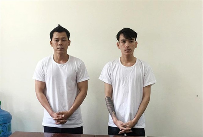 Vấn nạn văn bằng, chứng chỉ giả Lê Văn Hoàng (trái ảnh) và Lê Hoàng Phi - hai đối tượng cầm đầu đường dây sản xuất bằng giả và tang vật vụ án.