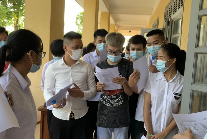 Thi tốt nghiệp THPT 2020: Phổ điểm trung bình khoảng 5-6 Kết thúc thi tốt nghiệp THPT đợt 1, thí sinh yên tâm đợi kết quả để xét tuyển ĐHẢnh: Diệp An