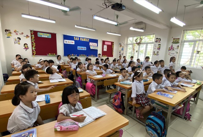 Hà Nội: Ghép lớp trên, 'làm đẹp' sĩ số lớp dưới Học sinh lớp 2A3, Trường tiểu học Vĩnh Tuy, quận Hai Bà Trưng (Hà Nội). Ảnh: Hà Minh