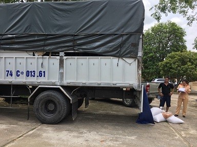 Phát hiện xe chở mỡ động vật không có giấy tờ Phát hiện xe chở mỡ động vật không có giấy tờ