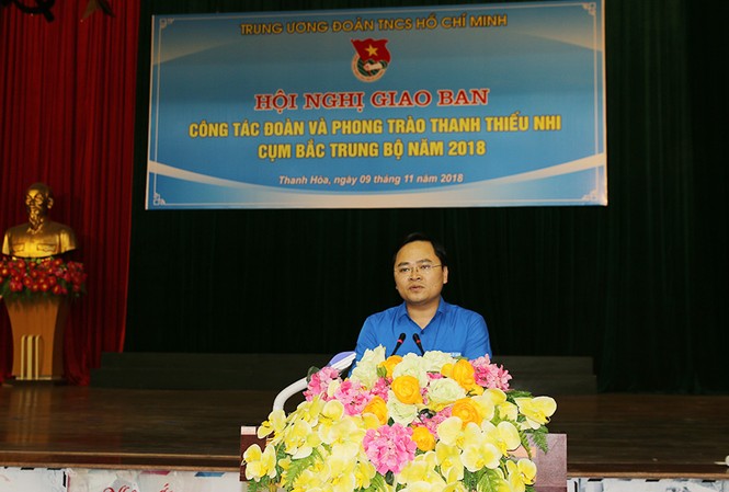 Giao ban công tác Đoàn và phong trào thanh thiếu nhi cụm Bắc Trung bộ Anh Nguyễn Anh Tuấn, Bí thư Thường trực Trung ương Đoàn phát biểu tại hội nghị.
