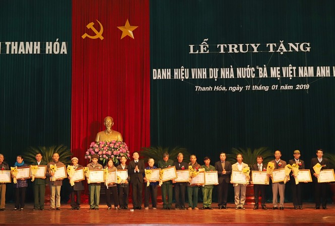 Truy tặng danh hiệu vinh dự Nhà nước đến 148 Bà Mẹ Việt Nam Anh hùng Truy tặng danh hiệu vinh dự Nhà nước đến 148 Bà Mẹ Việt Nam Anh hùng