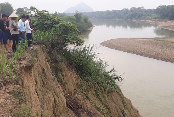 Rủ nhau đi tắm sông, 2 học sinh bị đuối nước thương tâm Hiện trường vụ tai nạn