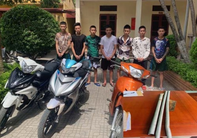 4 cán bộ, công an bị 13 đối tượng vây đánh hội đồng 7 đối tượng và tang vật