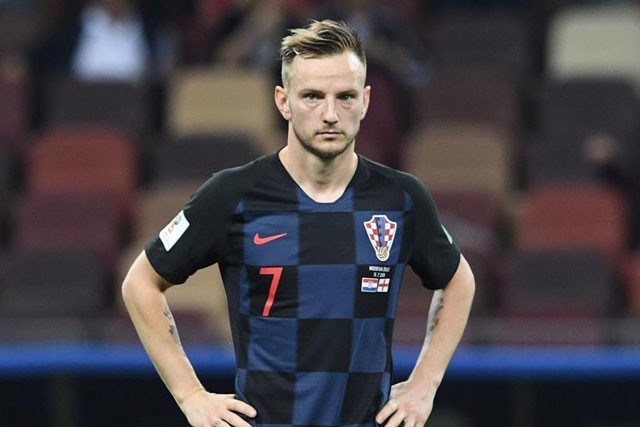 Vô địch World Cup, ngôi sao Croatia sẽ xăm cúp vàng lên trán Ivan Rakitic sẽ xăm hình cúp vàng lên trán nếu Croatia vô địch World Cup 2018.